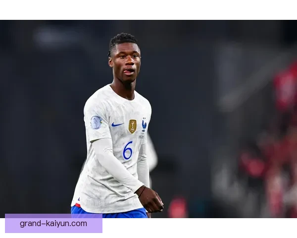 卡马文加近期表现回暖，持续提升中场控制力，引发关注