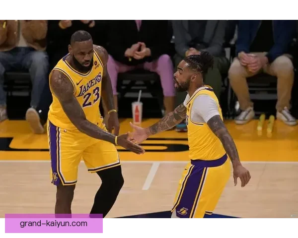 詹姆斯边路突破状态回暖，持续为球队创造机会