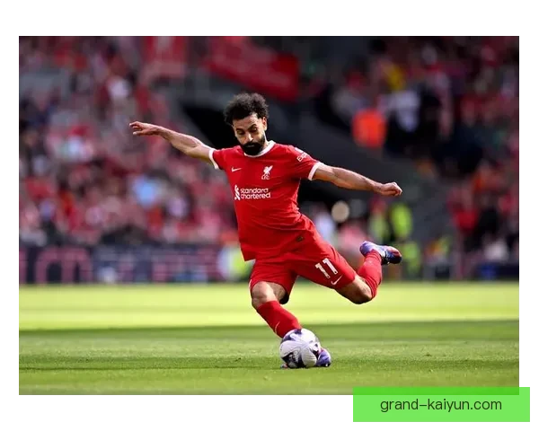 孙兴慜与萨拉赫的对比分析：表现稳健与整体数据评估