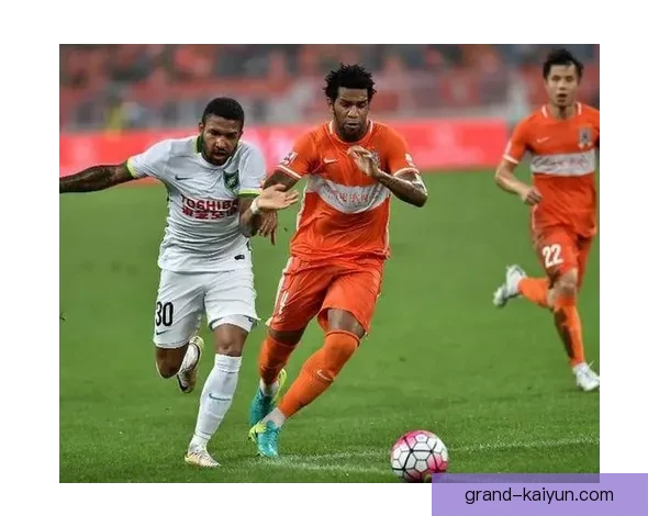 德里赫特技术全面性持续提升，防守与出球表现稳健