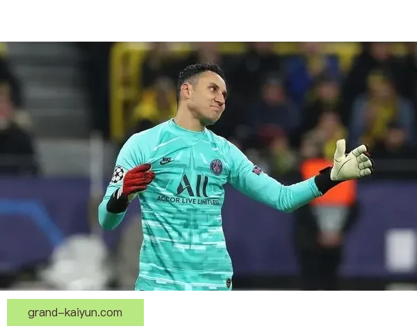 那不勒斯球迷对 Osimhen 热情高涨，期待其状态回暖